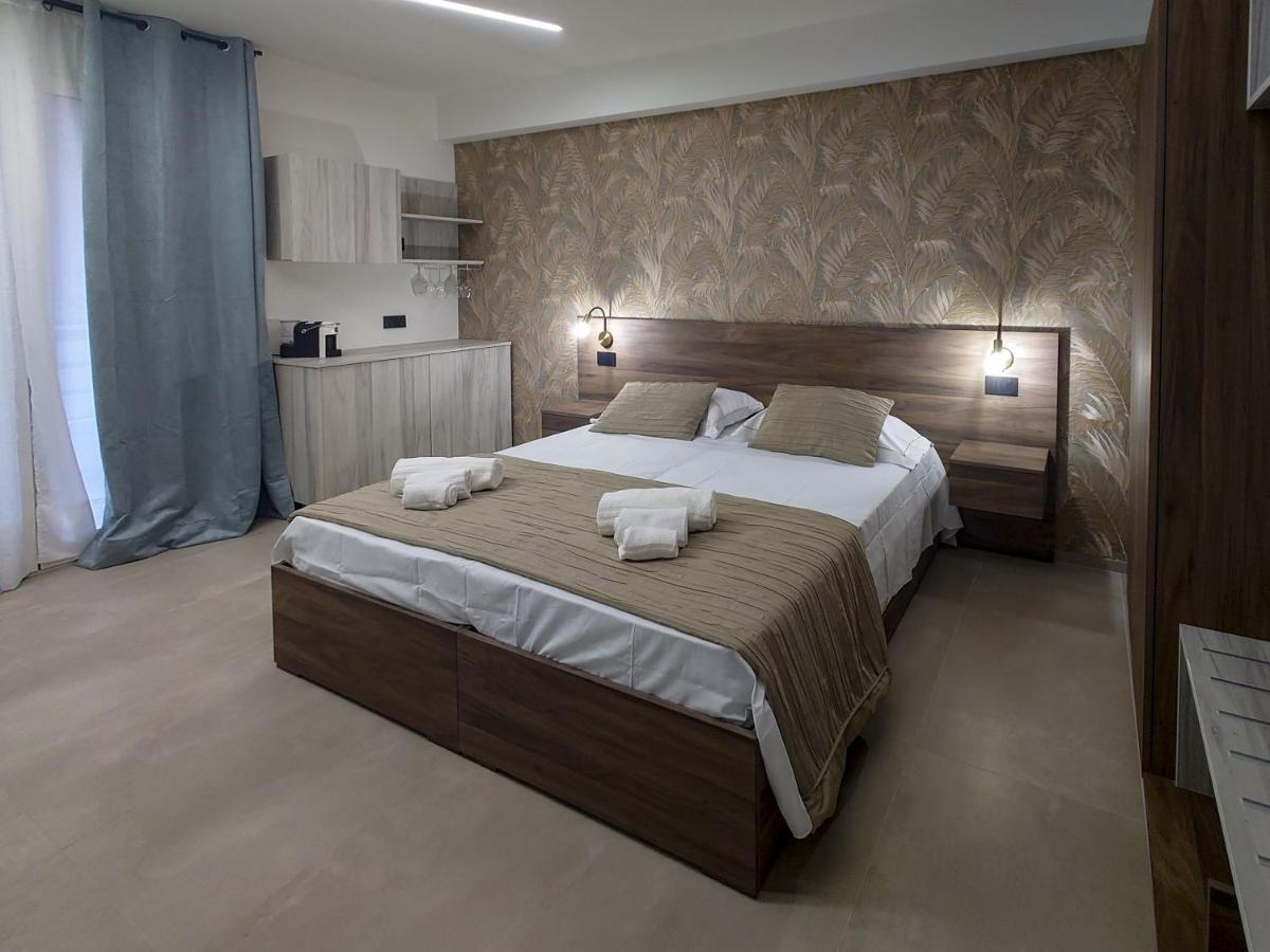 Don Turi - Charming Room Giardini Naxos Exterior foto